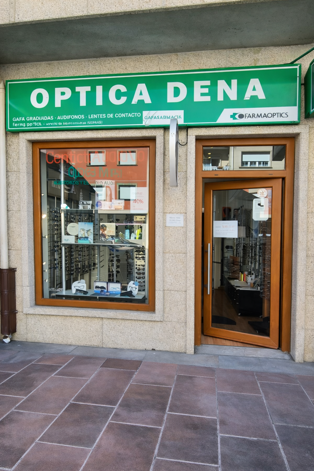 Fachada de Óptica Dena
